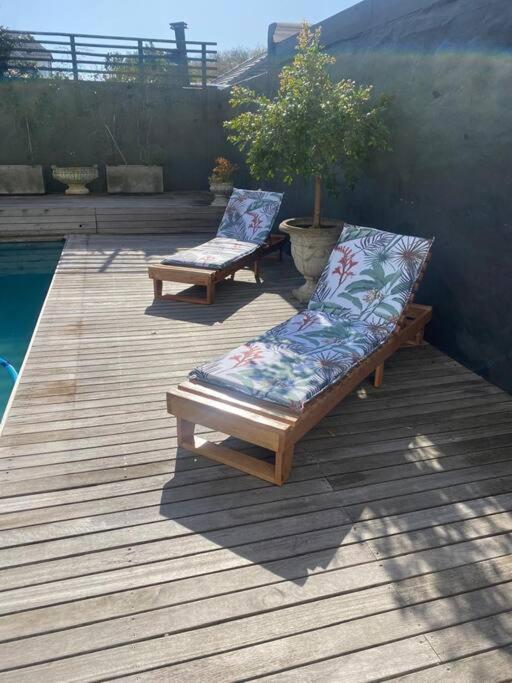 Vineyard House Newlands - With Pool & Views Of Table Mountain Hébergement de vacances Le Cap