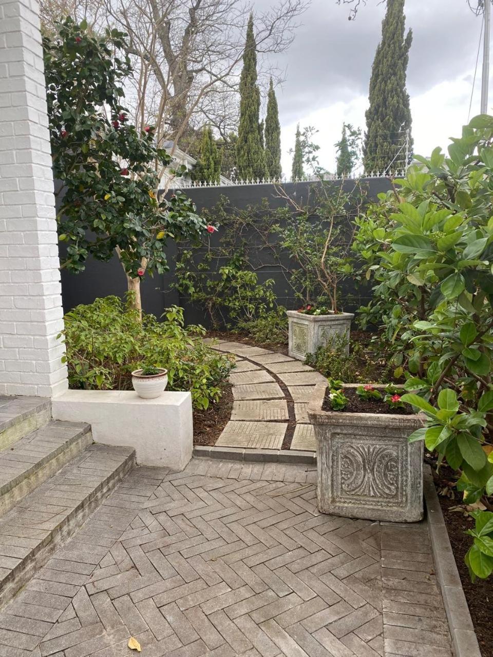 Vineyard House Newlands - With Pool & Views Of Table Mountain Ferienhaus *
