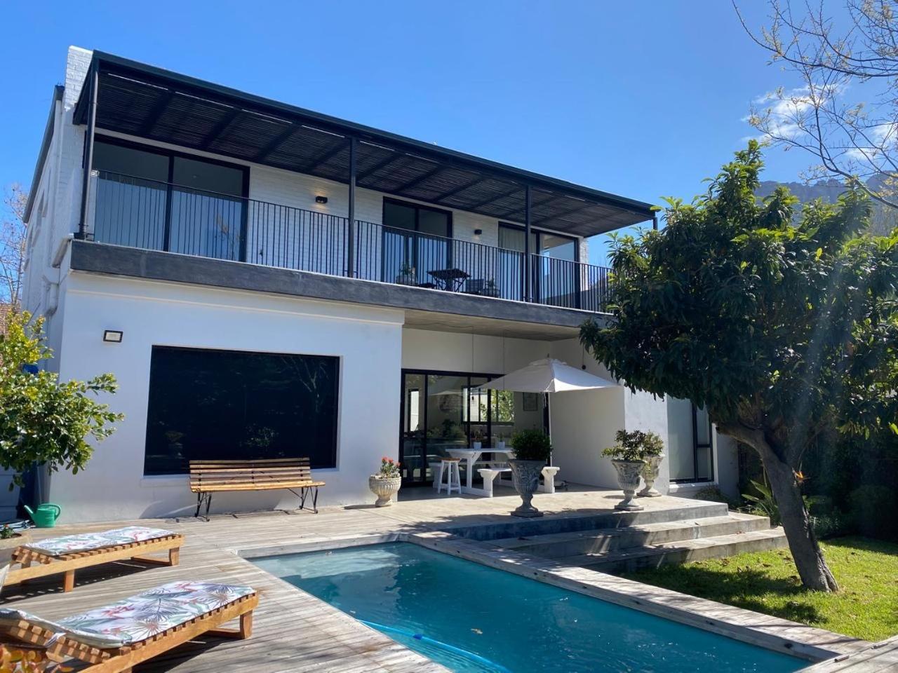 Hébergement de vacances Vineyard House Newlands - With Pool & Views Of Table Mountain *