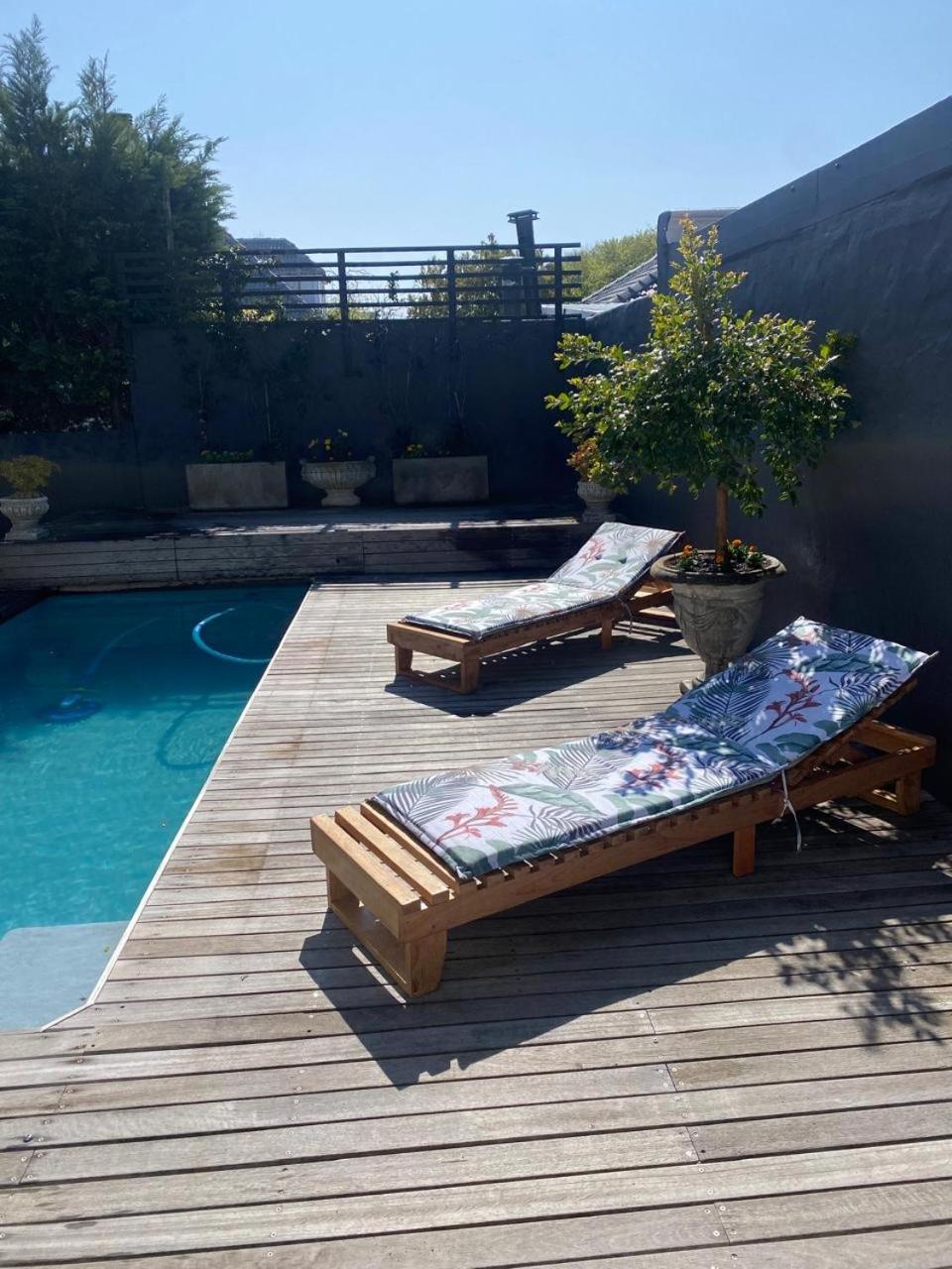 Hébergement de vacances Vineyard House Newlands - With Pool & Views Of Table Mountain *
