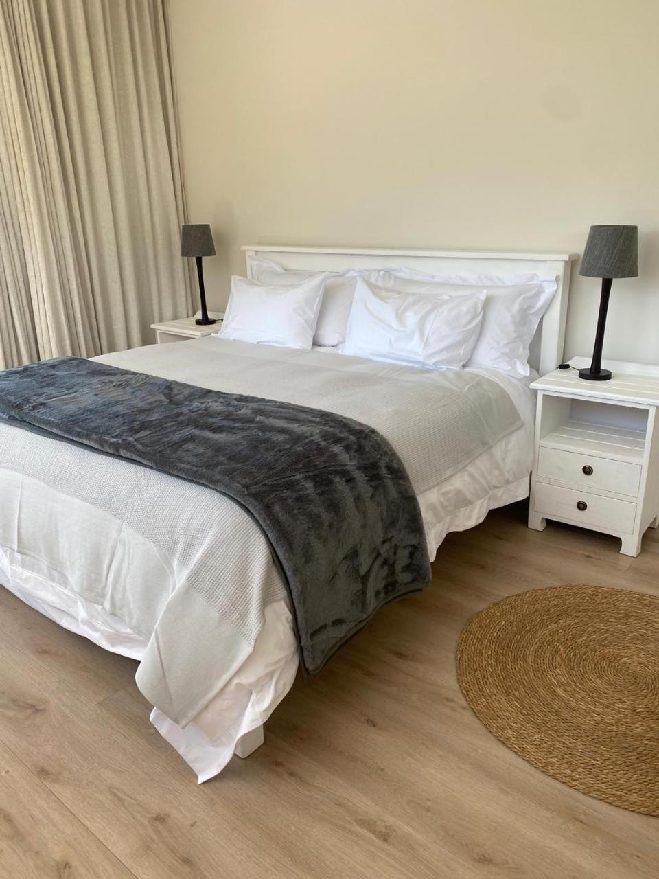 Vineyard House Newlands - With Pool & Views Of Table Mountain Hébergement de vacances