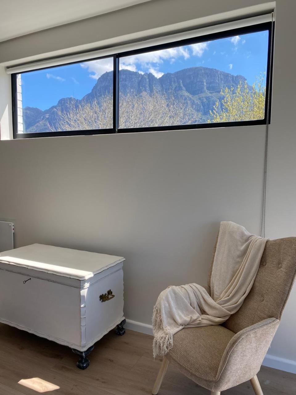 Vineyard House Newlands - With Pool & Views Of Table Mountain Le Cap