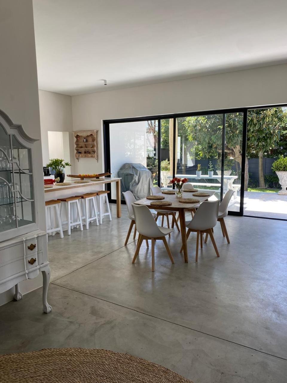 Vineyard House Newlands - With Pool & Views Of Table Mountain Le Cap